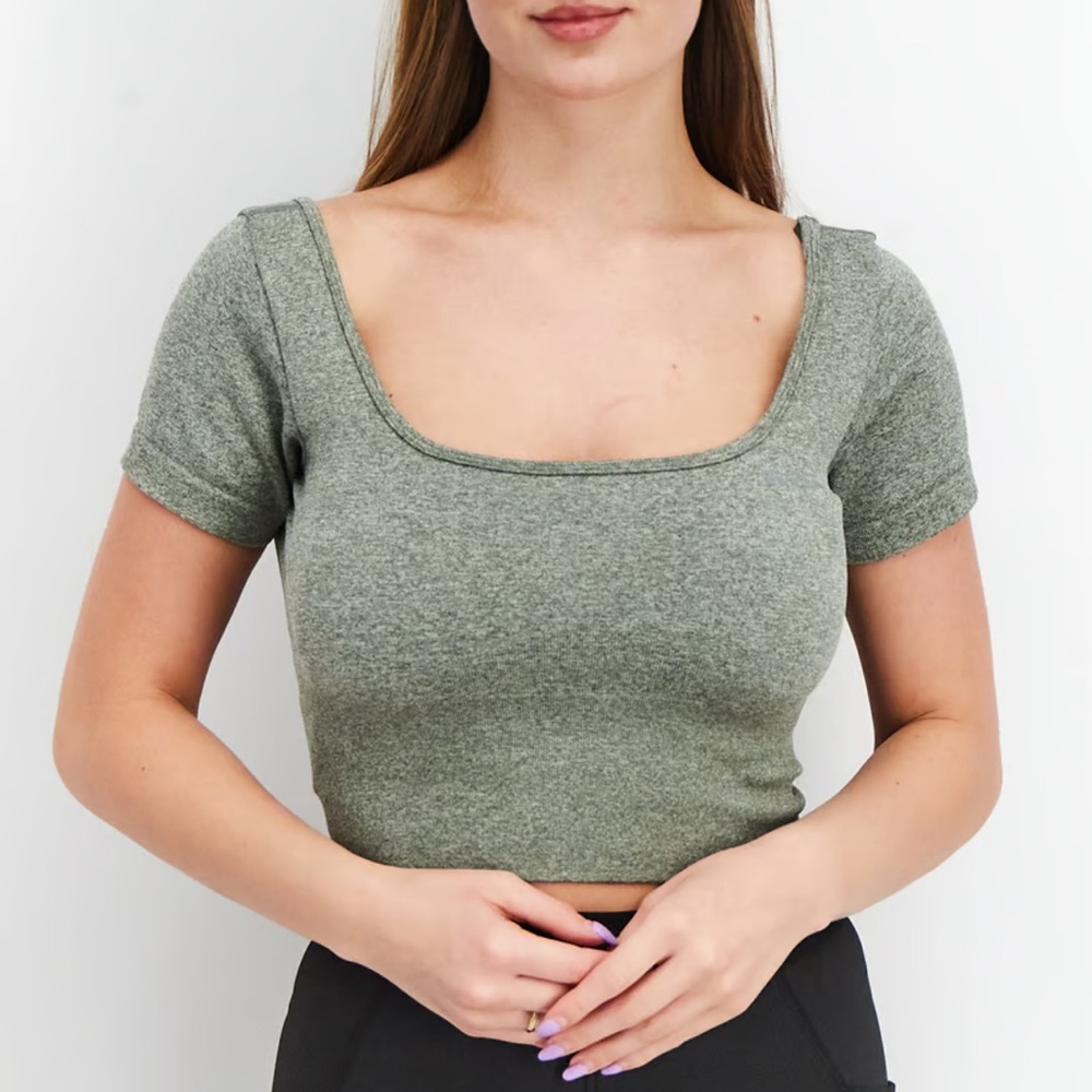 Guess Women Square Neck Short Sleeves Seamless Crop Top SZ M/L